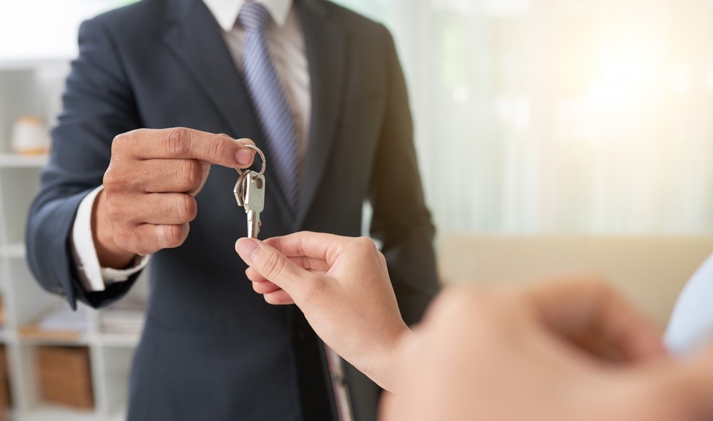 Cómo encontrar al agente inmobiliario correcto para vender tu casa