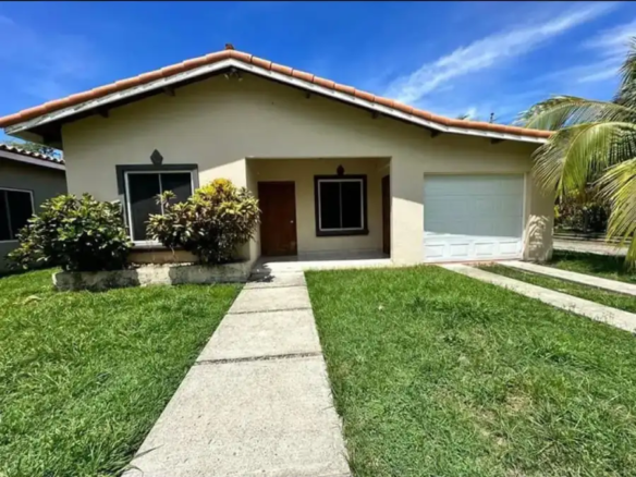 Casa en venta Salitran Jutiapa Atlantida