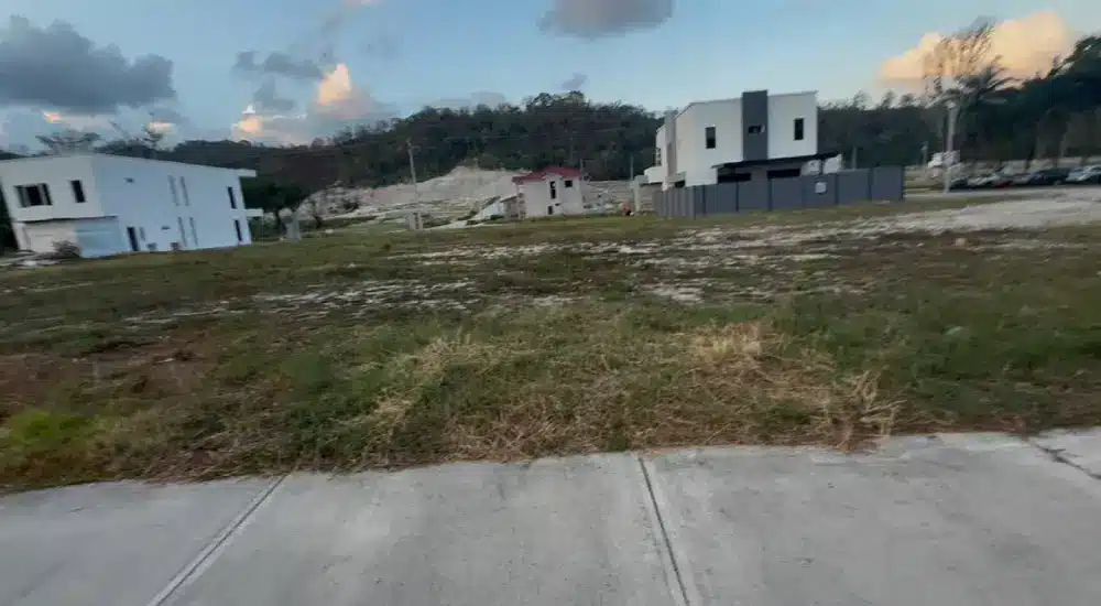 Venta de terreno en Residencial Marsella sps