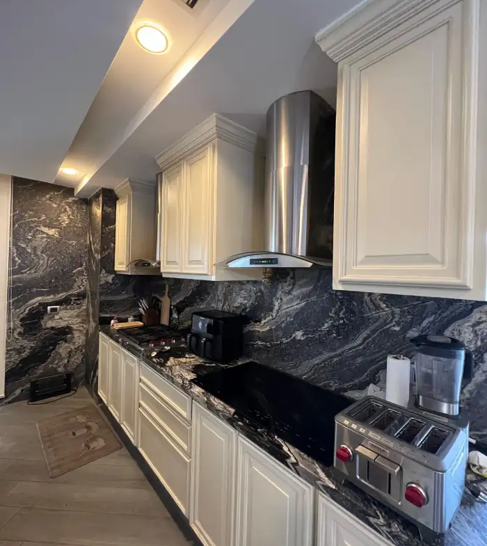 Cocina con granito