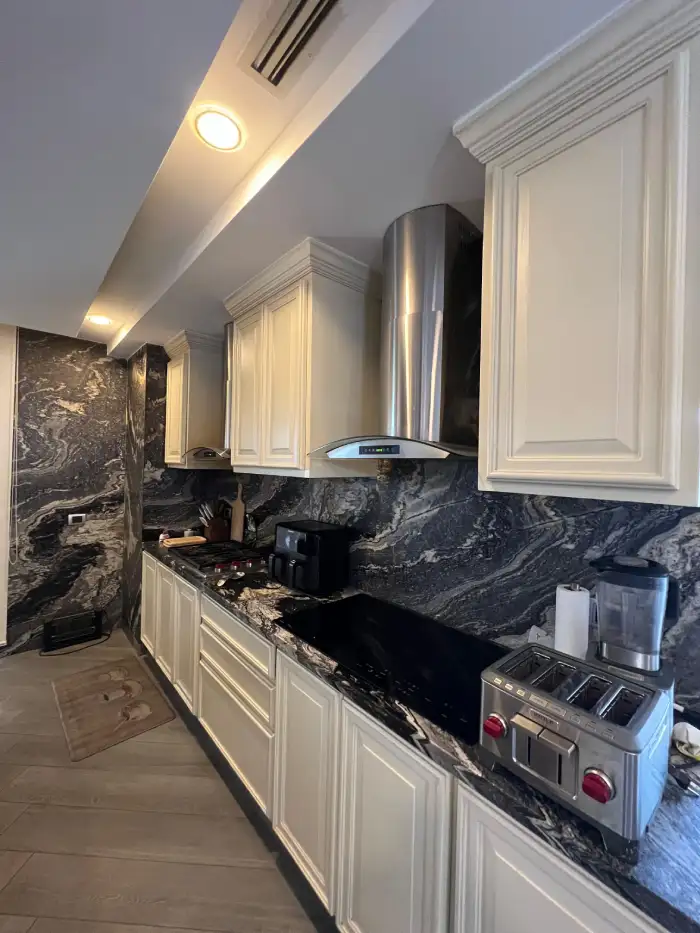 Cocina con granito
