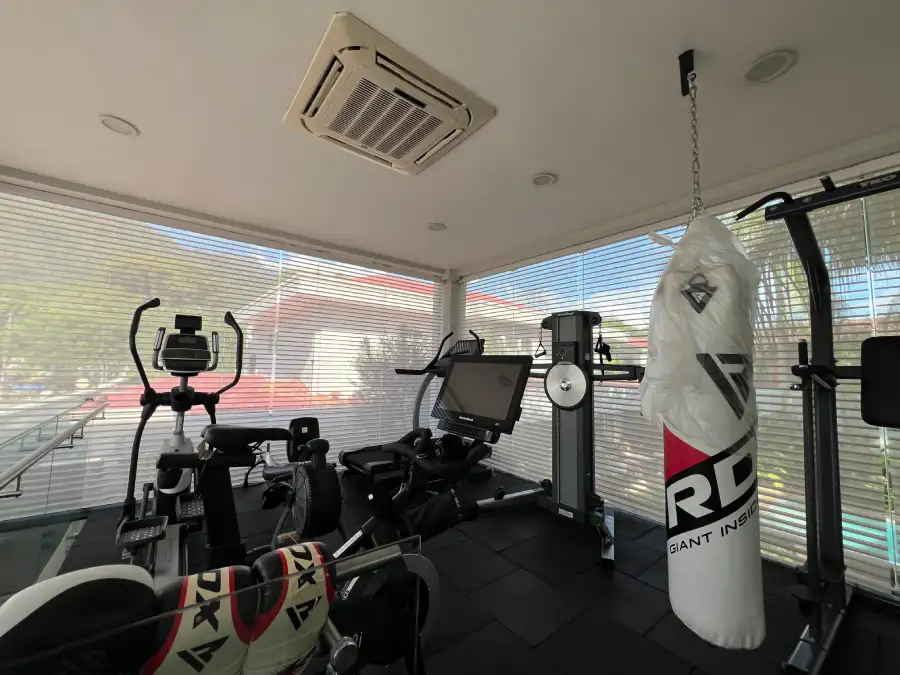 Gimnasio dentro de la vivienda
