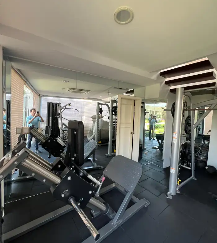Gimnasio equipado