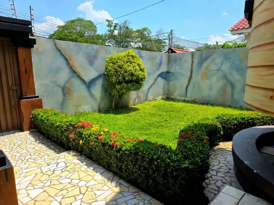 Jardin amplio