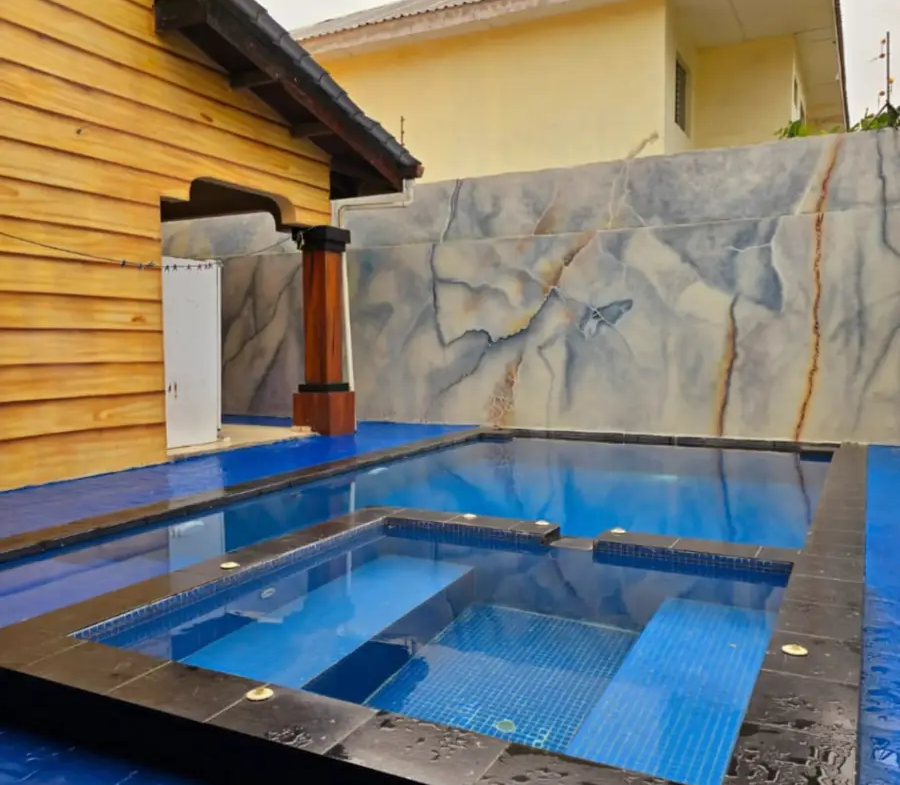 Piscina jardines del valle sps