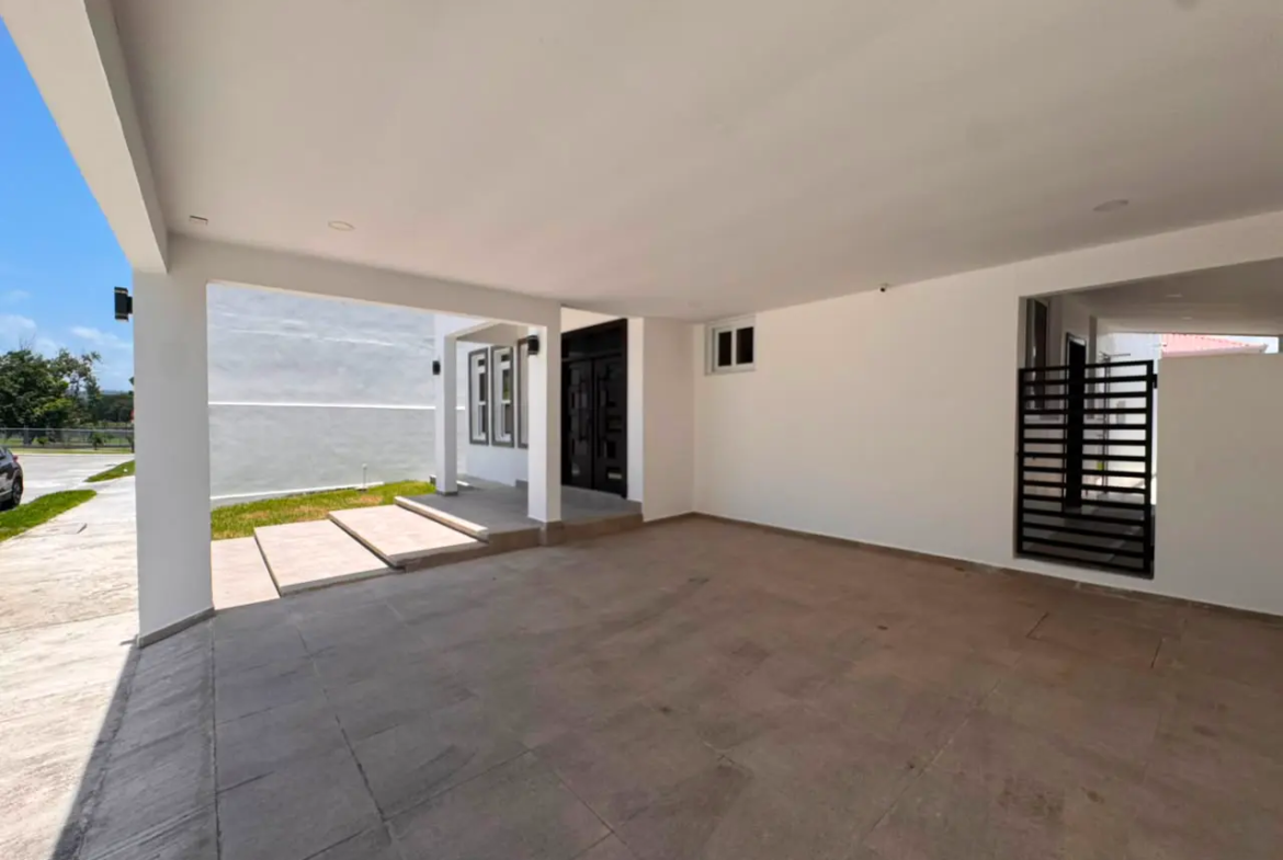 Casa con acabados premium SPS con garaje para 2 vehiculos