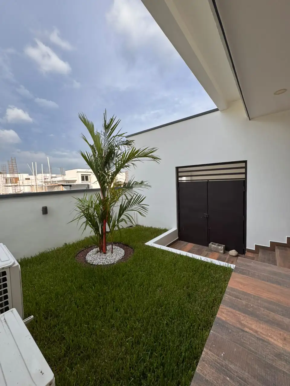 Casa con area social y piscina sps jaragua