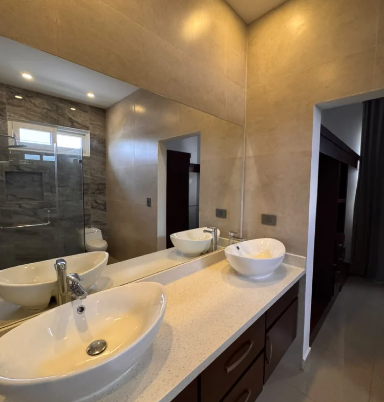 Casa con baño de lujo completamente amueblado Jaragua