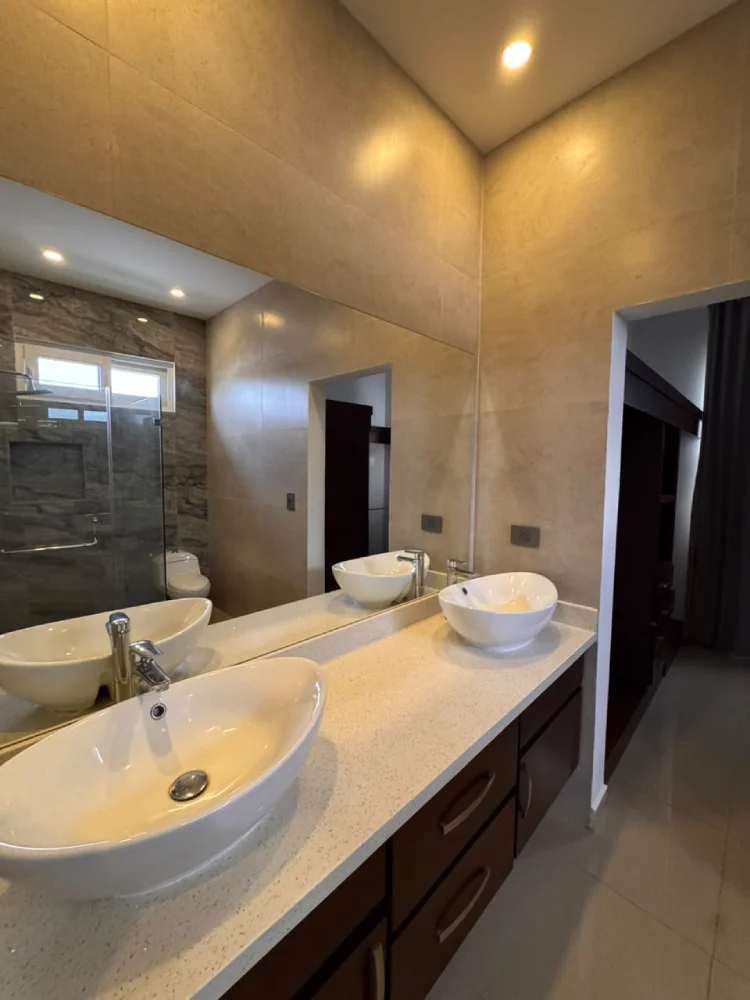 Casa con baño de lujo completamente amueblado Jaragua