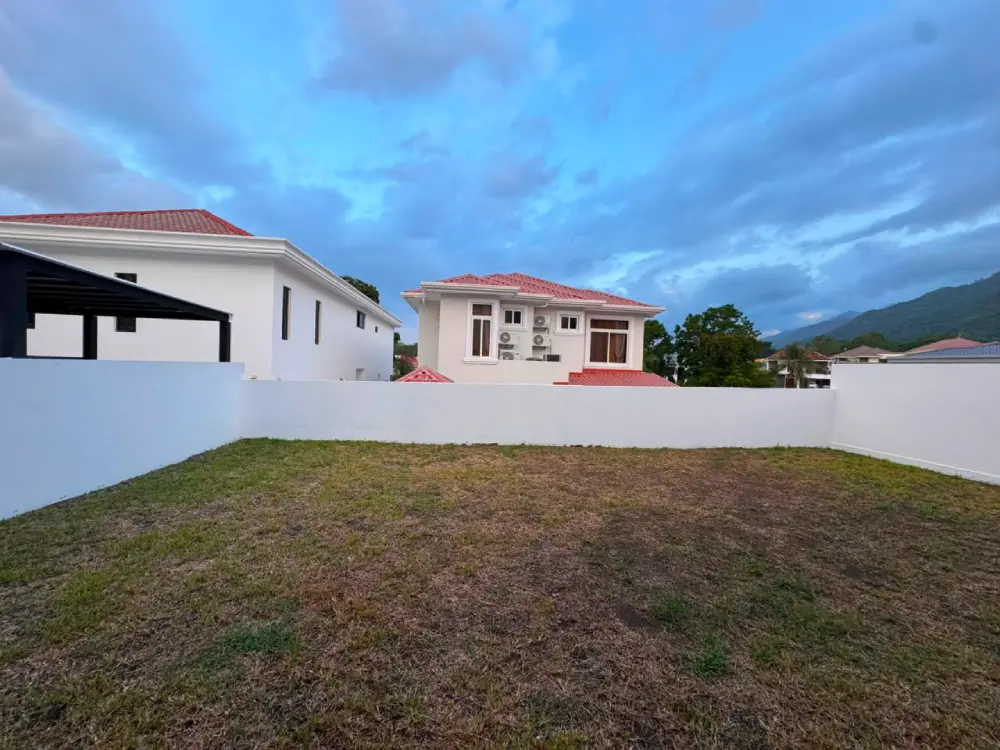 Casa con espacio para jardín San Pedro Sula