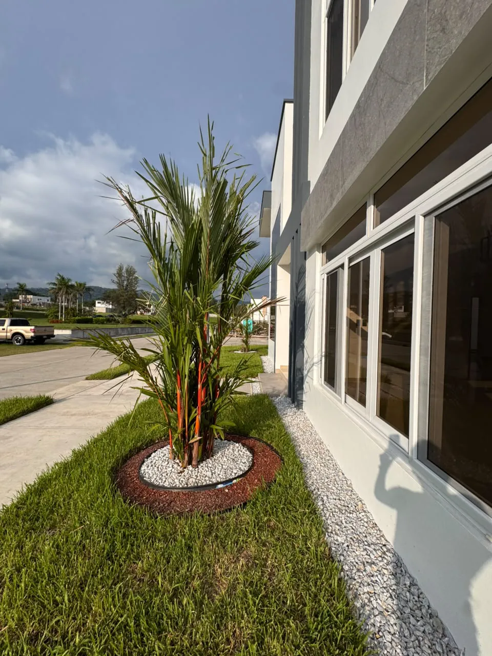 Casa con jardin en san pedro sula