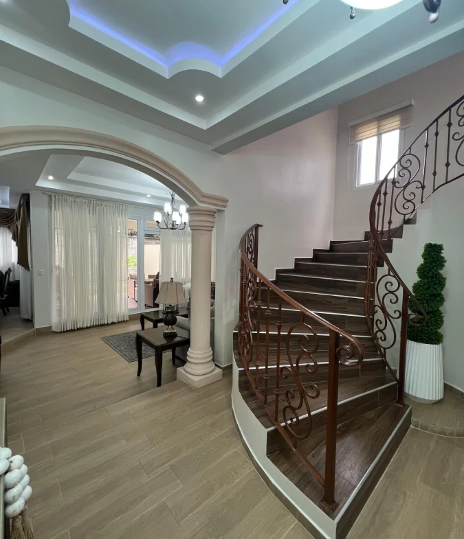 Casa de 2 niveles de lujo en Ciudad Maya San Pedro Sula