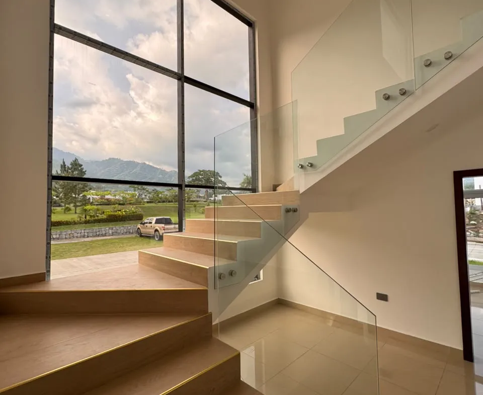 Casa de dos niveles en jaragua sps