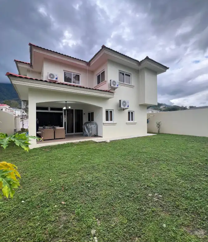 Casa en residencial exclusivo SPS