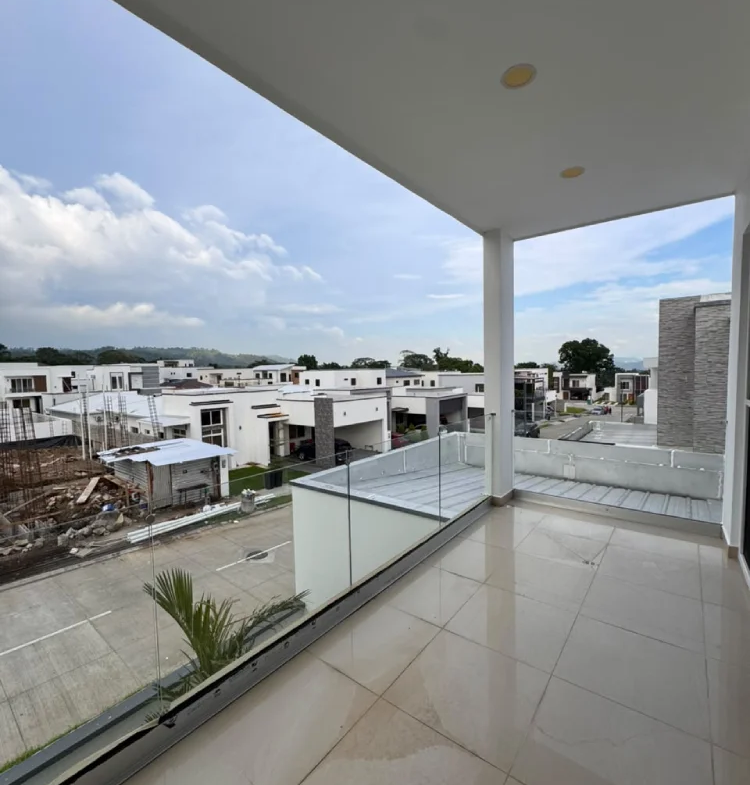 Casa exclusiva con vistas hermosas San Pedro Sula
