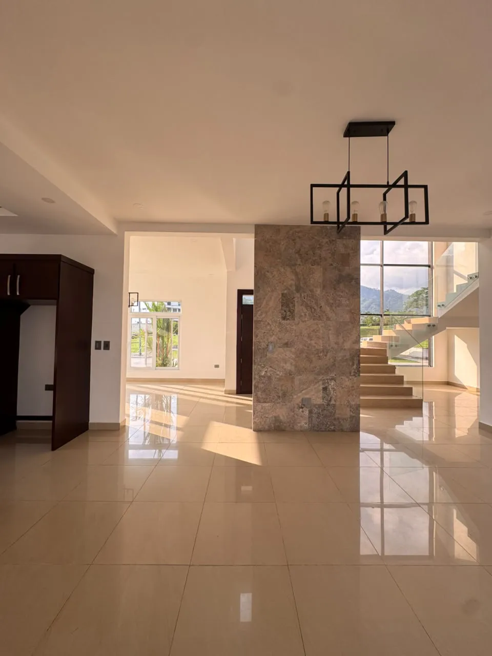 Casa moderna en bosques de jaragua