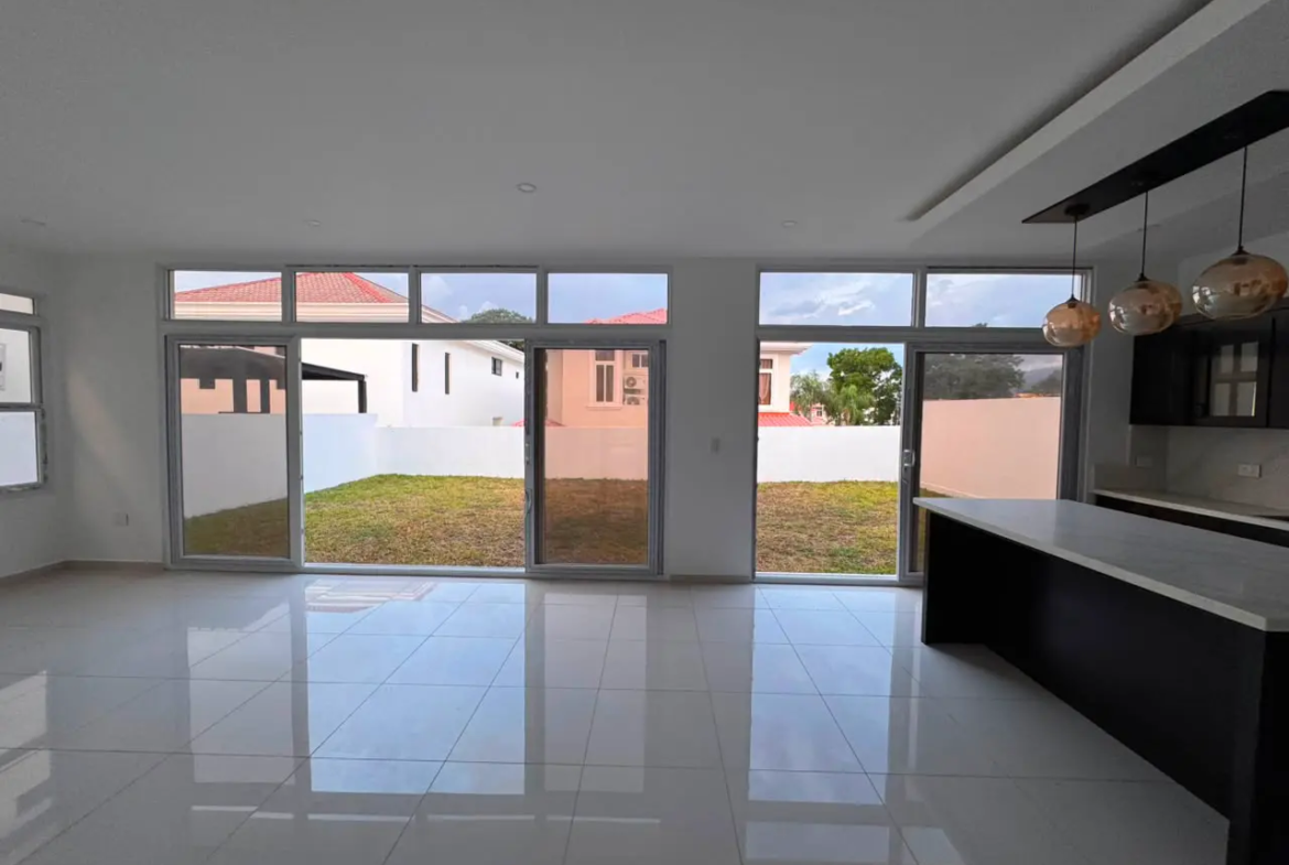 Comprar casa con circuito cerrado en Ciudad Maya San Pedro Sula
