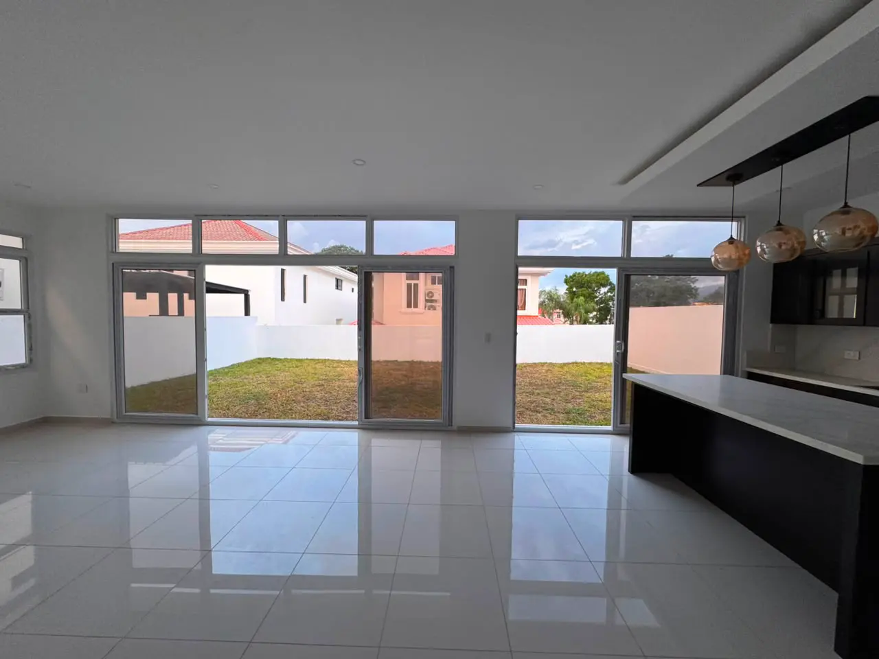 Comprar casa con circuito cerrado en Ciudad Maya San Pedro Sula