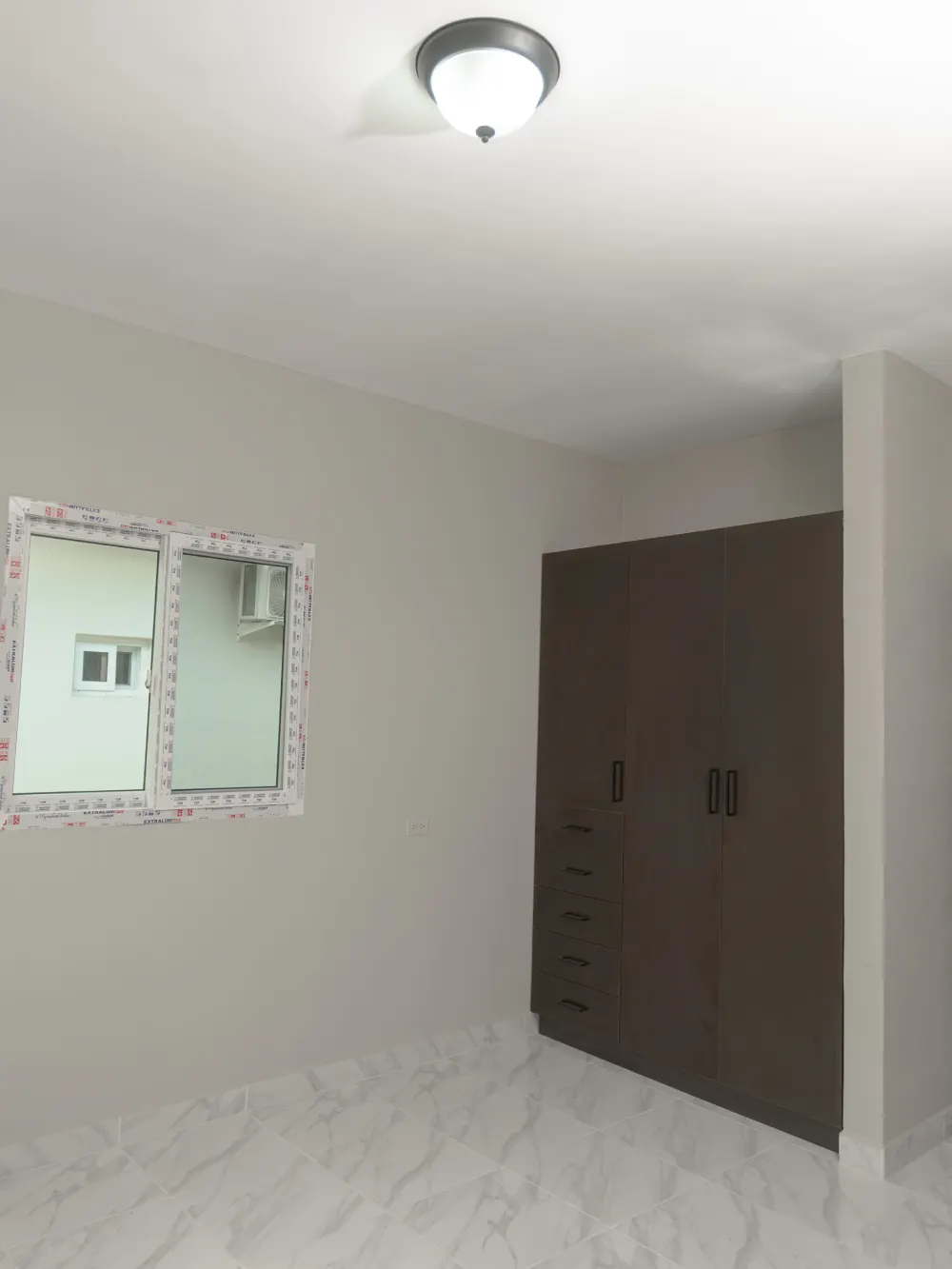Habitacion principal con closet y baño privado Col Luisiana San Pedro Sula