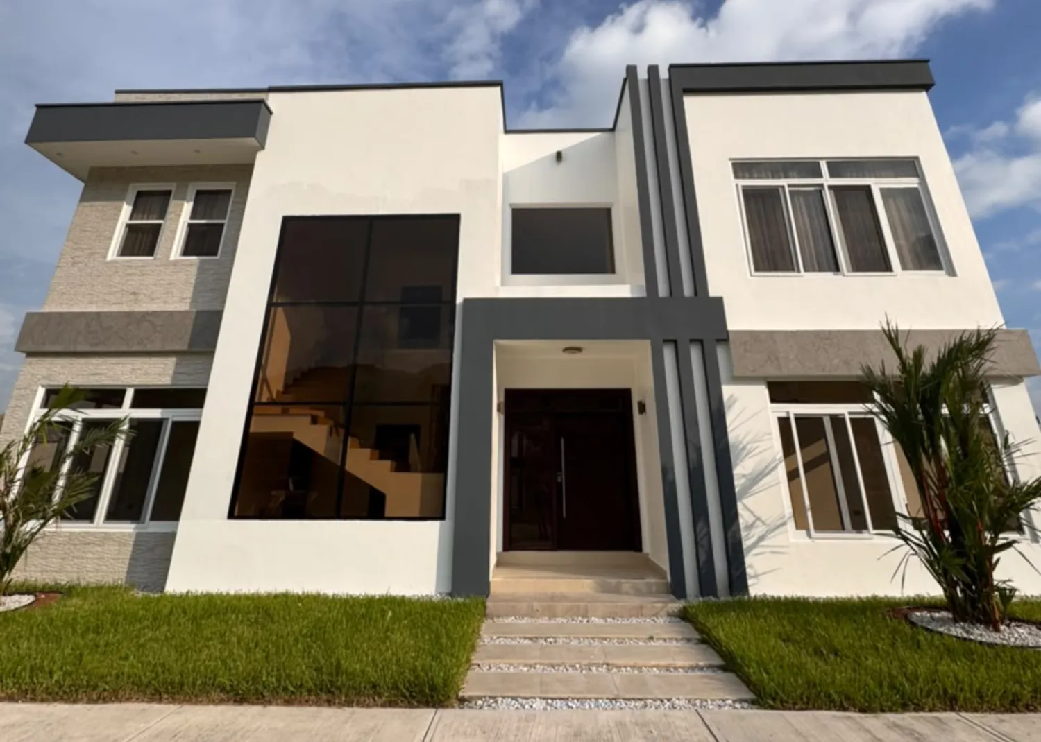 residencia en venta bosques de jaragua san pedro sula